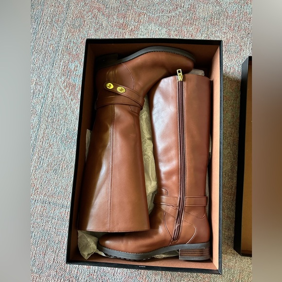 Coach Essex Semi Matte Calf Dark Saddle EUC with Box Size 6.5M - Picture 16 of 16